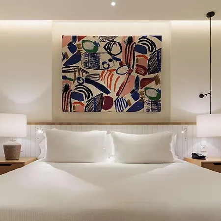 ホテル H10 Croma Malaga エステポナ