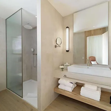 H10 Croma Malaga *