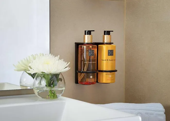 Hotel H10 Croma Malaga *